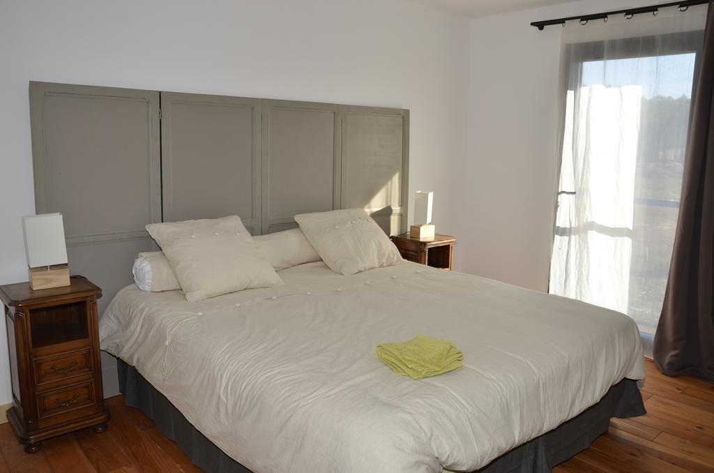 Onesse-et-Laharie La Grange Du Coulin Bed & Breakfast 部屋 写真